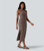 Robe midi à bretelles col rond en maille côtelée