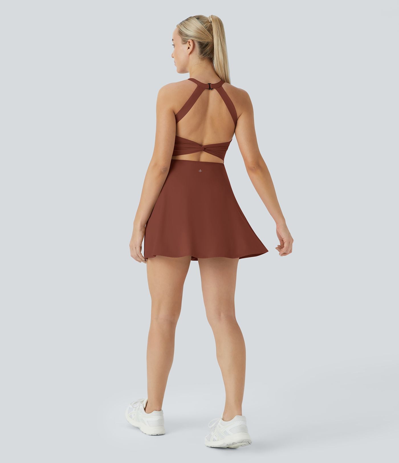 Robe de sport dos nu torsadée A-C