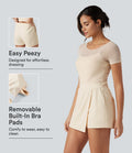 Combishort de soirée SoftlyZero™ Plush à encolure bateau avec coussinets amovibles, mesh contrasté et poches, accès facile Easy Peasy