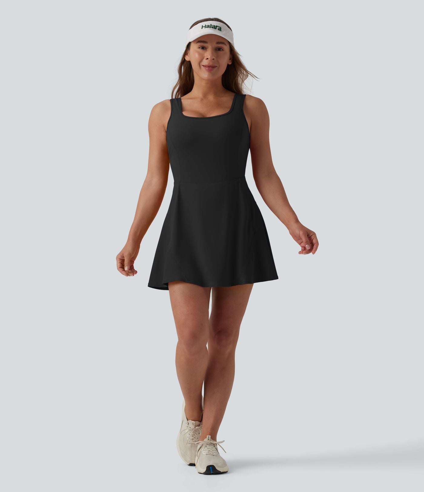Robe de sport mini 2-en-1 SoftlyZero™ Airy col U poches effet frais InstantCool danse bonnets E-G, accès facile Easy Peasy