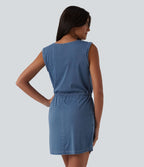 Robe mini Halara Flex™ jean décontracté en lyocell drapé, encolure U, sans manches, à cordon, avec poches