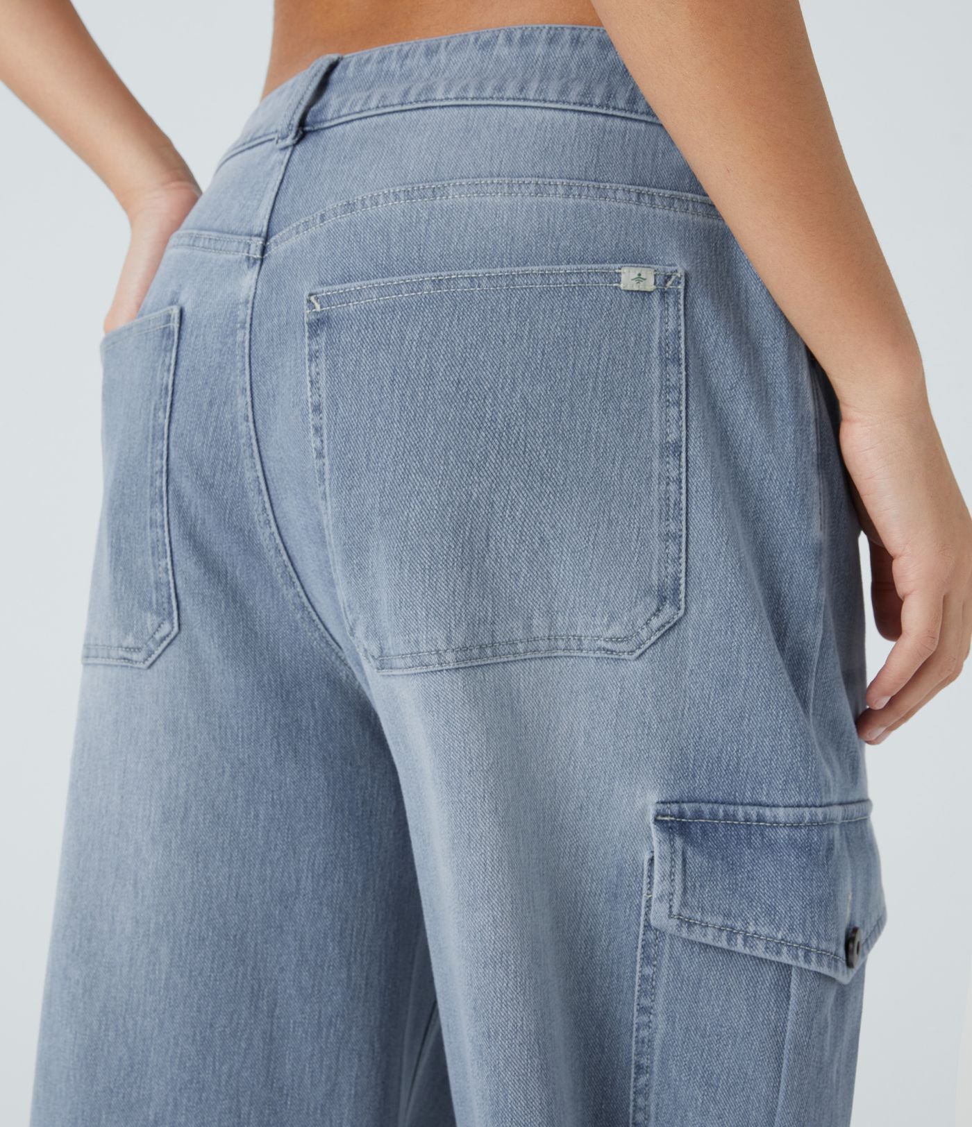 Jean cargo décontracté Halara Flex™ à taille basse, jambes larges, poches multiples et tissu extensible