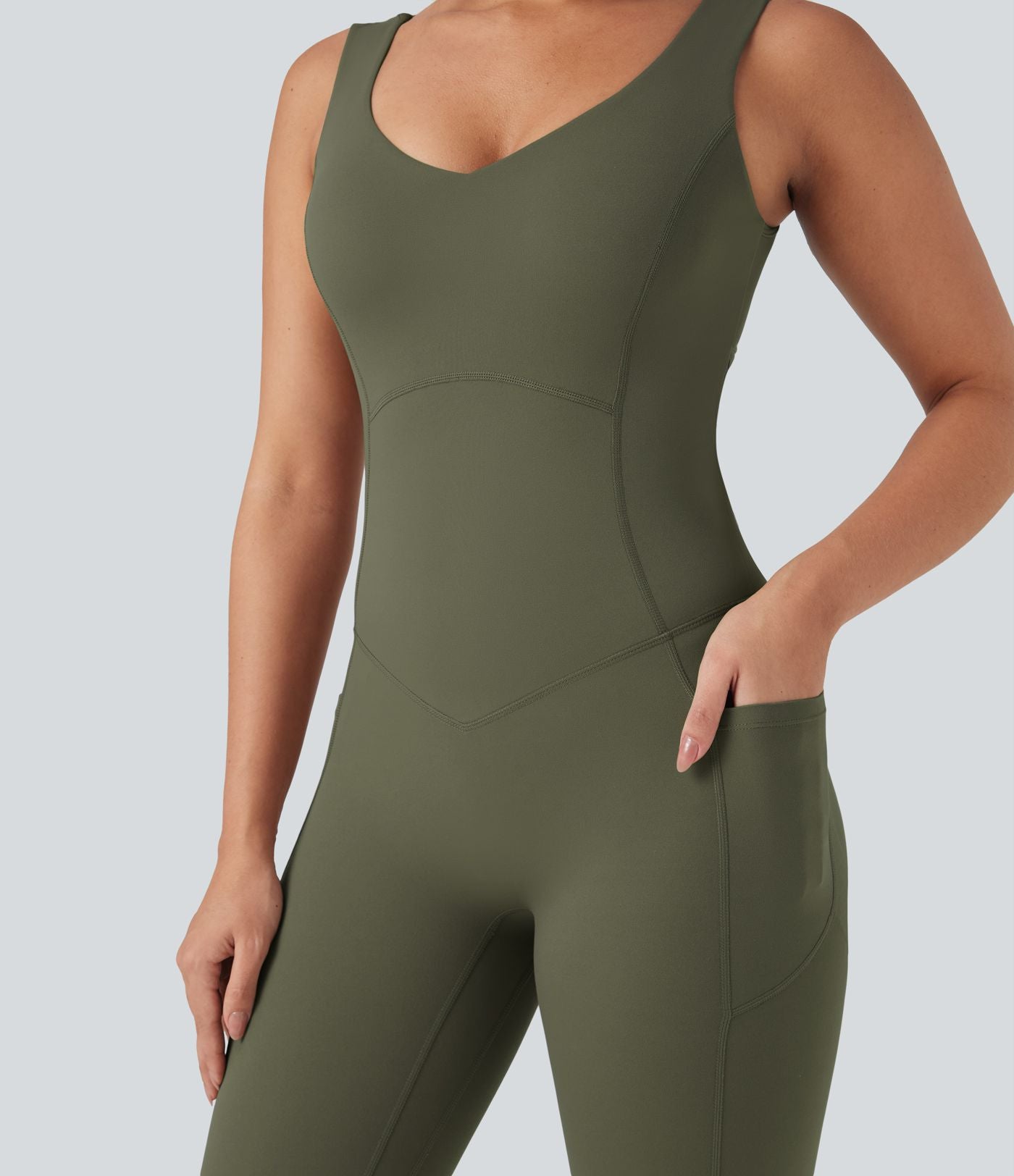 Combinaison de sport Halara UltraSculpt™ col V gainante push-up à poches