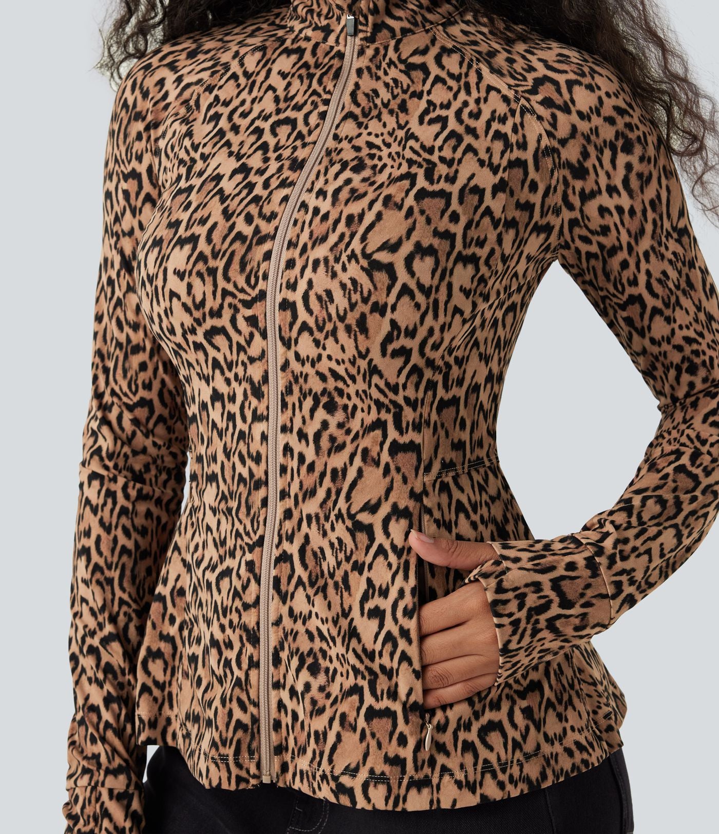 Veste décontractée Halara UltraSculpt™ imprimé léopard col montant manches longues avec trous pour pouces et poches