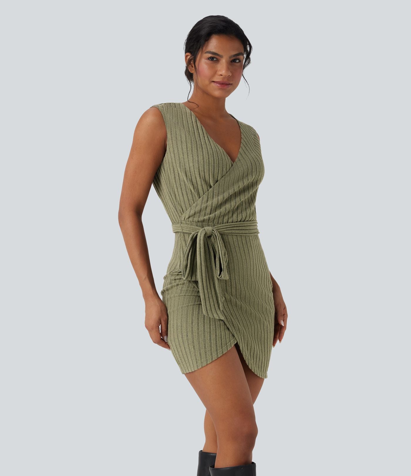 Robe courte moulante décontractée maille côtelée sans manches portefeuille avec ceinture