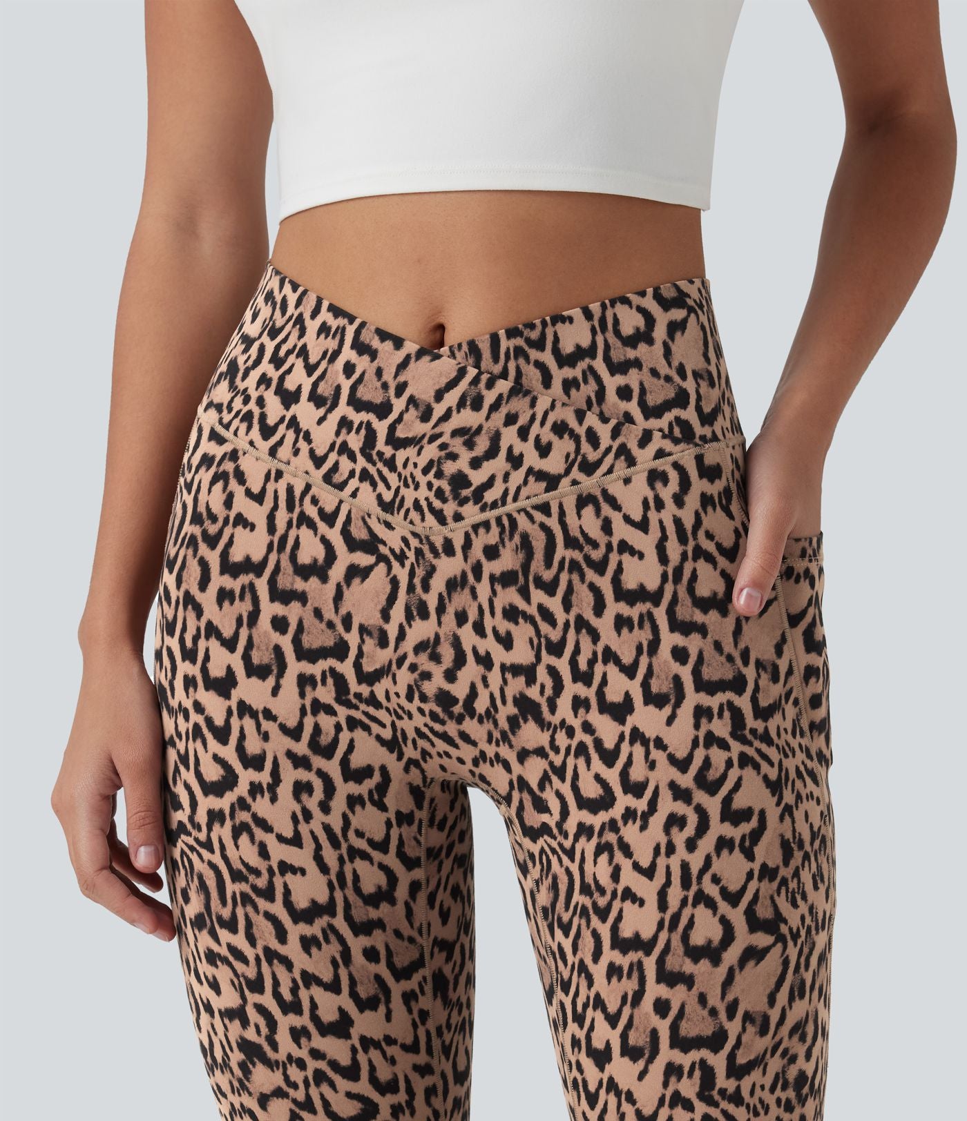 Legging 7/8 de yoga taille haute croisée imprimé léopard avec poches