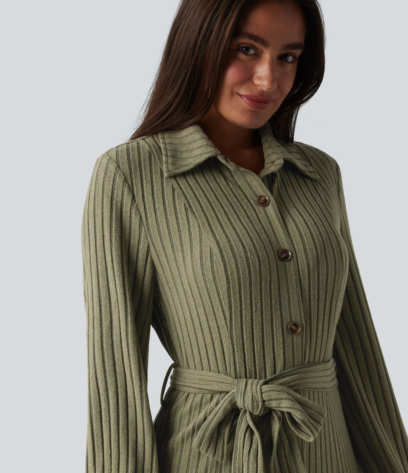 Robe de bureau mi-longue en maille côtelée à manches longues avec ceinture