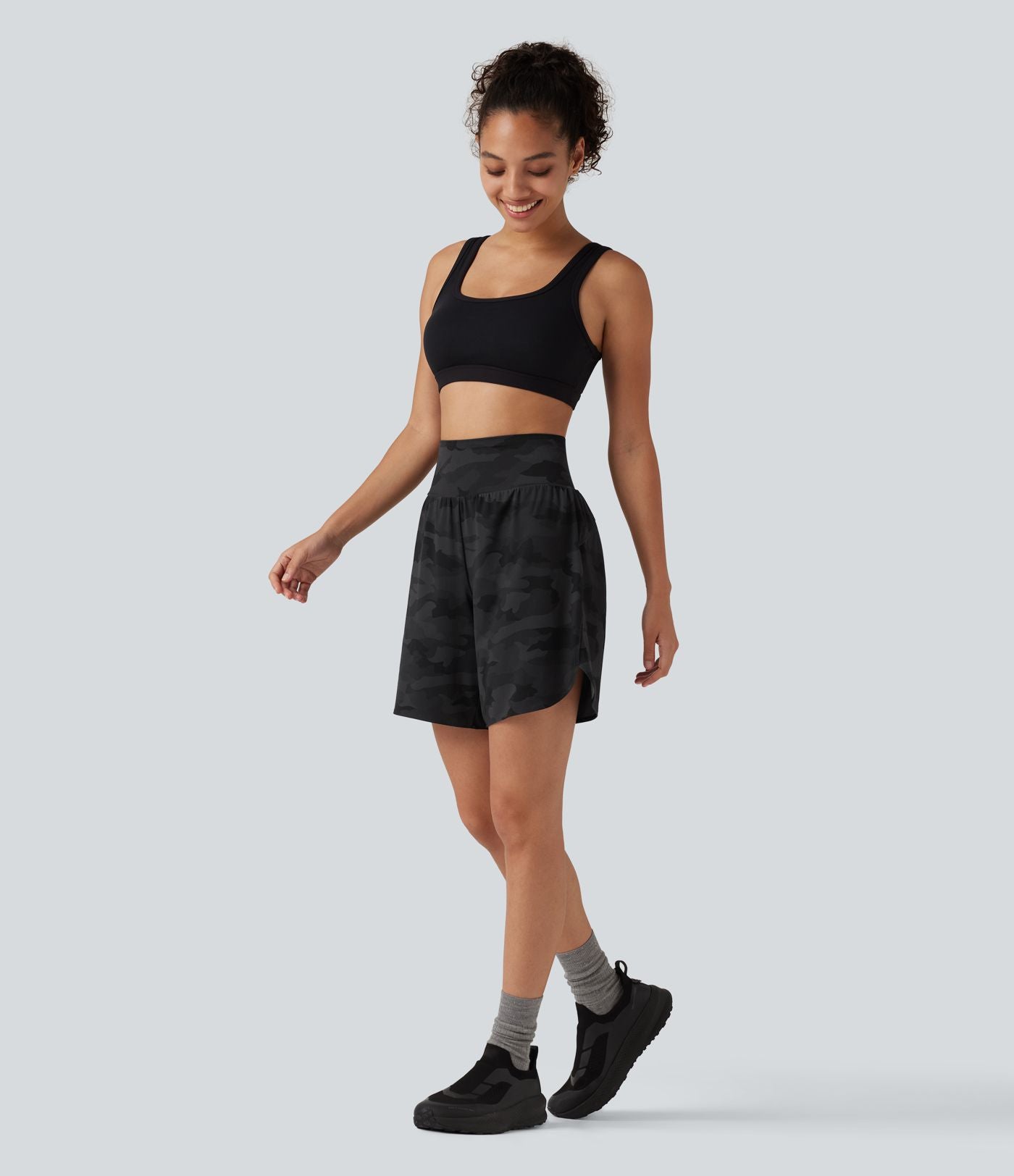 Short de running Halara UltraSculpt™ gainant taille haute imprimé camouflage avec ourlet arrondi et poche - 18 cm