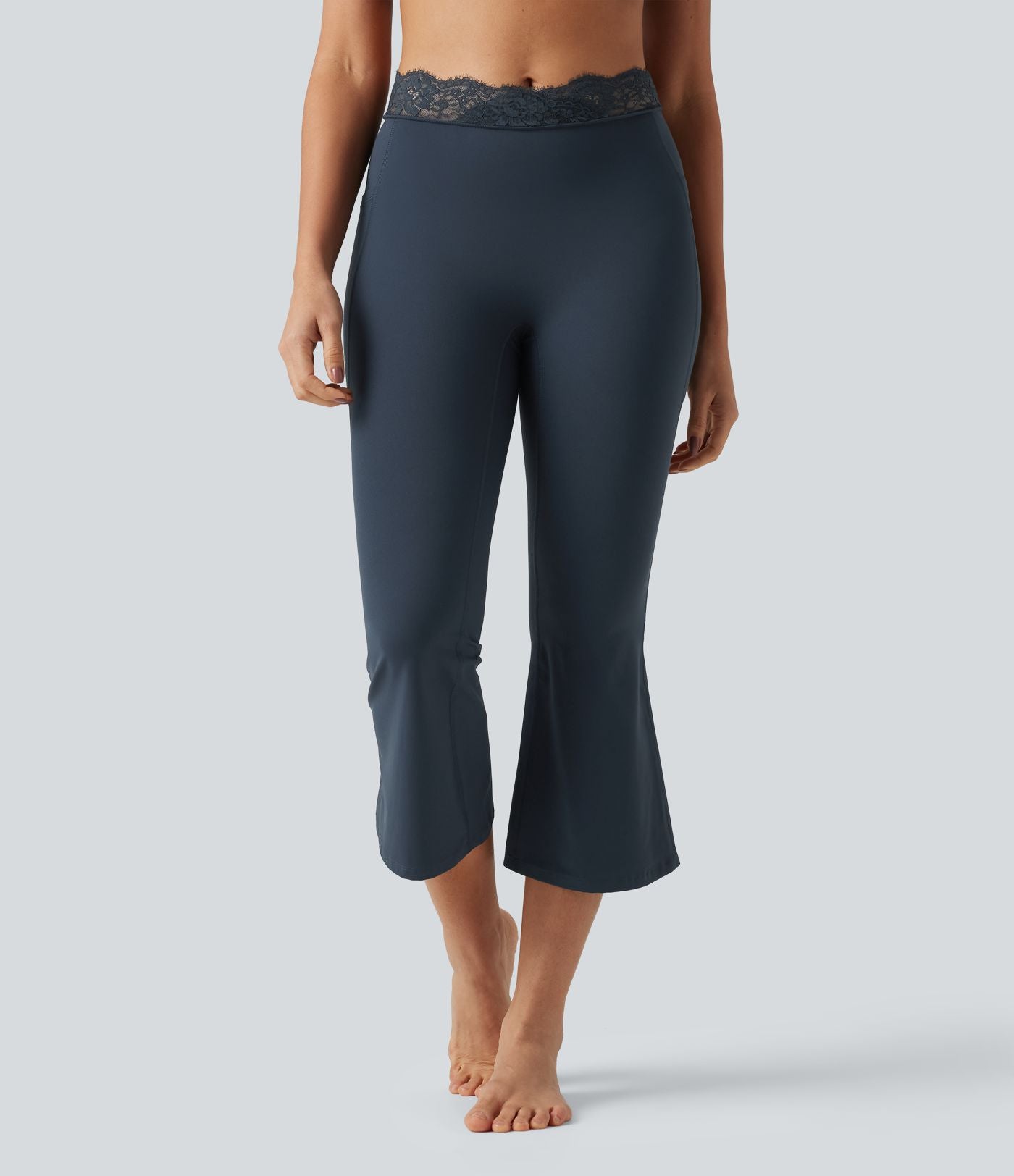 Legging de yoga flare Halara UltraSculpt™ longueur mollet avec dentelle contrastée et poches
