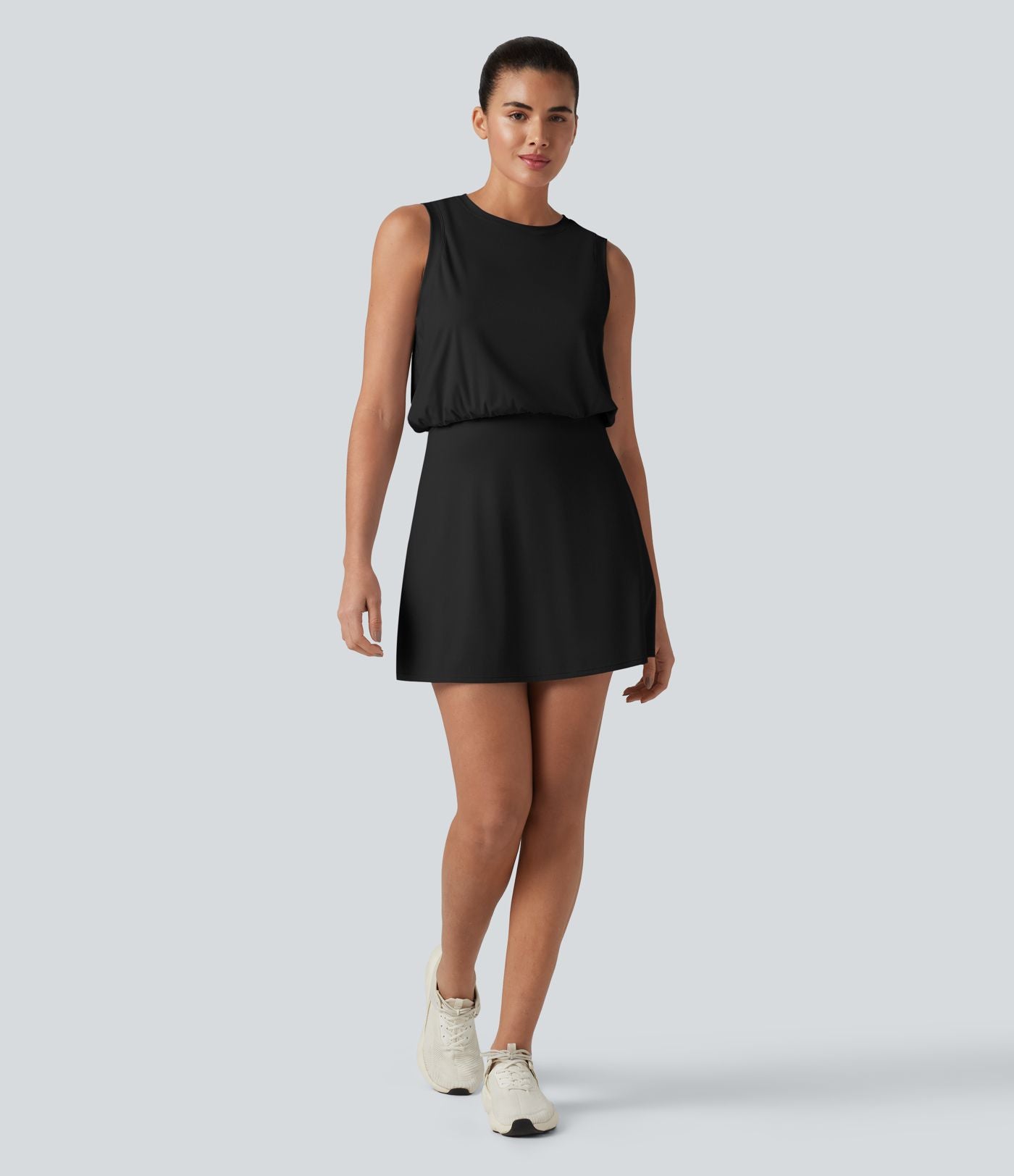 Robe de sport mini de yoga SoftlyZero™ col rond sans manches 2-en-1 effet frais InstantCool avec poches, accès facile Easy Peasy