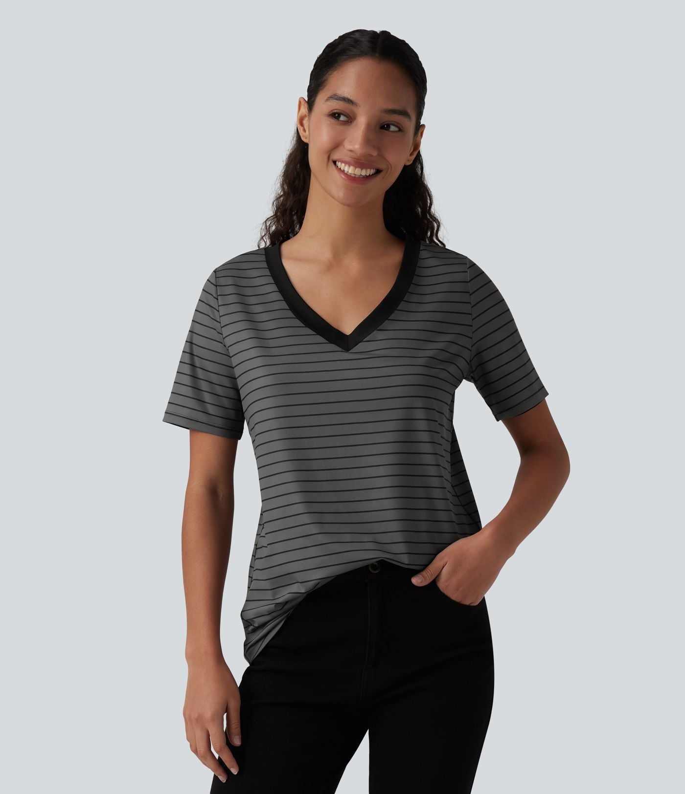 T-shirt décontracté col V manches courtes rayé