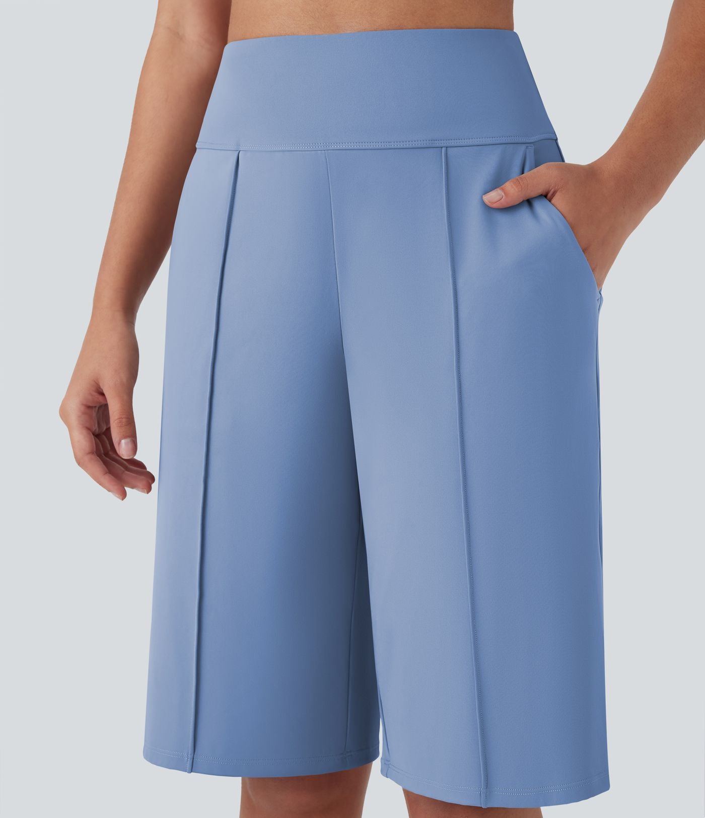 Short bermuda d'entraînement SoftlyZero™ Airy, jambe droite, taille haute avec poches latérales, à effet frais InstantCool, protection solaire UPF50+