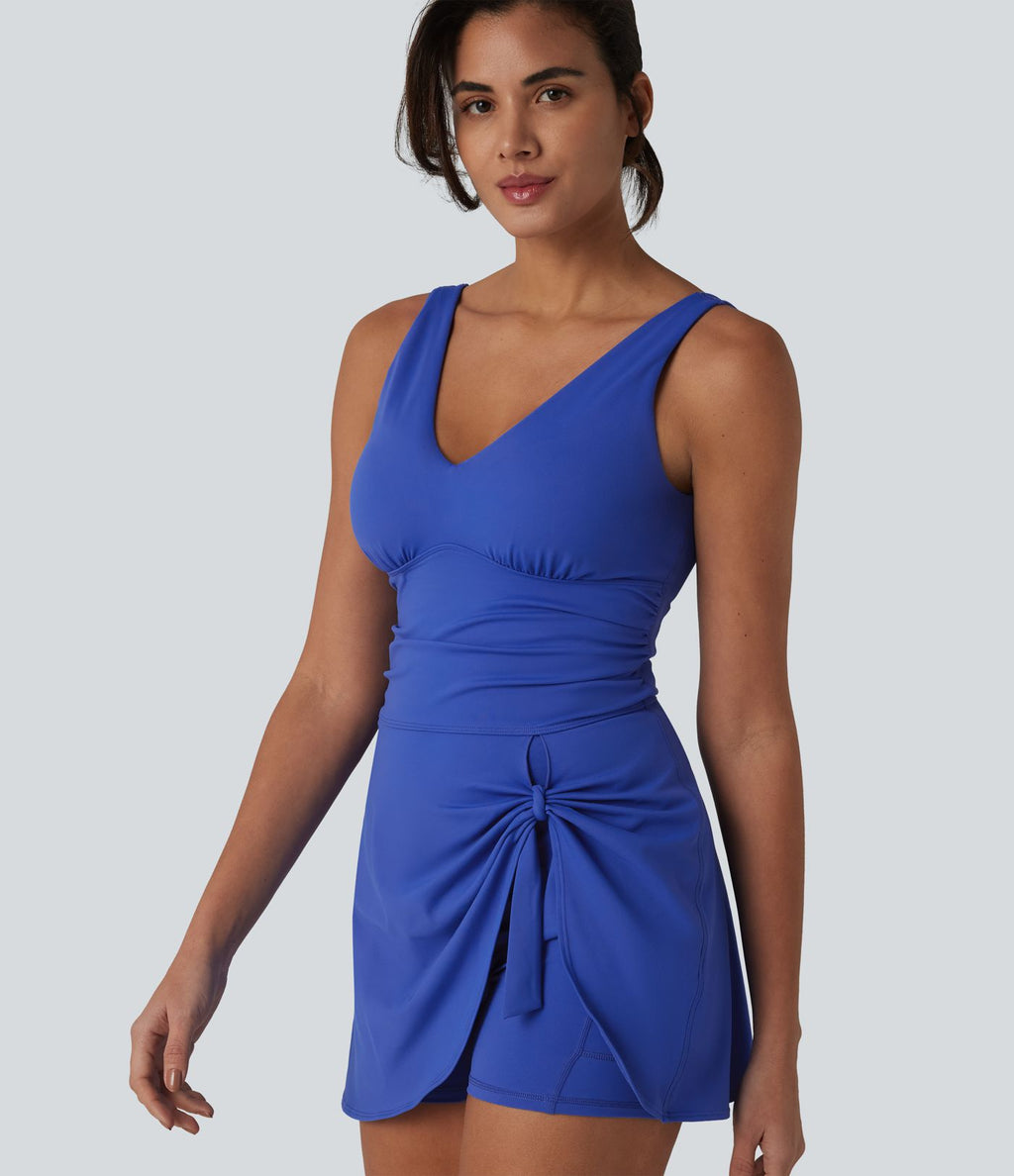 Robe de yoga courte 2-en-1 SoftlyZero™ Plush col V avec brassière intégrée, liens latéraux et poches – Édition Easy Peasy