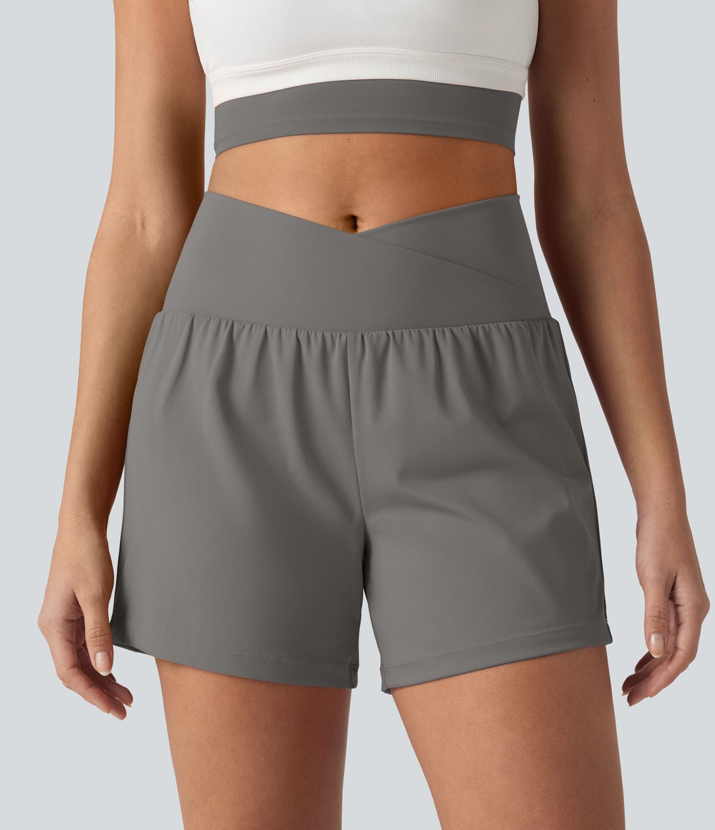 Short de yoga SoftlyZero™ Airy croisé taille haute 2-en-1 effet frais InstantCool 12,5 cm avec poches