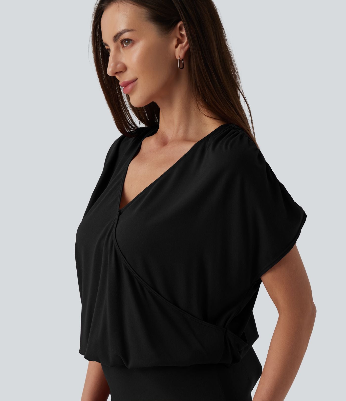 Robe micro mini moulante décontractée col V manches courtes dos noué