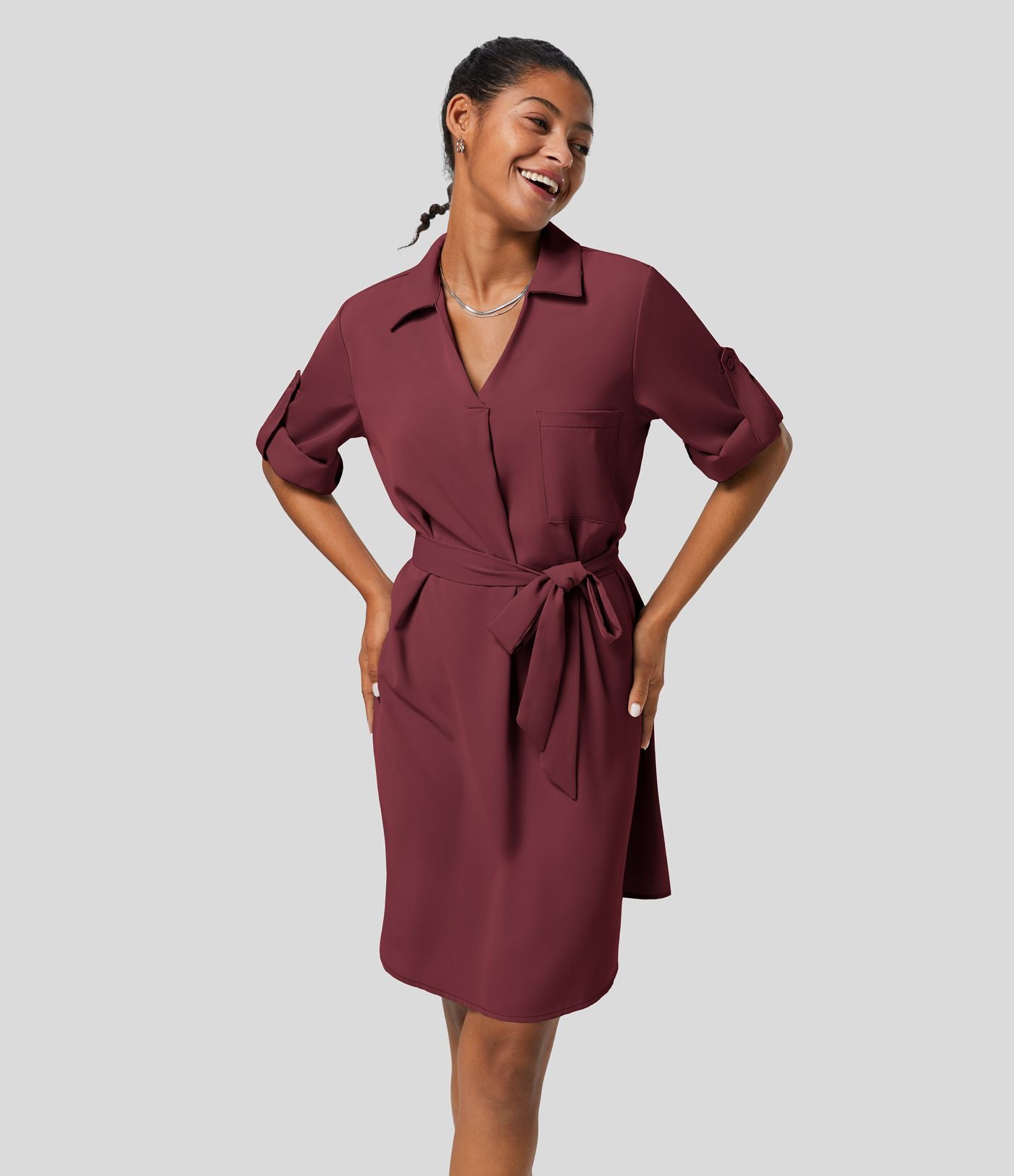 Robe-chemise décontractée à col, manches retroussables et ceinture