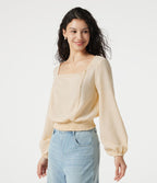 Blouse casual effet lin à col carré, manches bouffantes, lien au dos, empiècement en dentelle et détails froncés