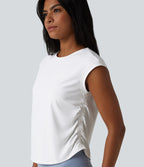 Haut de sport SoftlyZero™ séchage rapide col rond manches courtes avec fronces et ourlet arrondi
