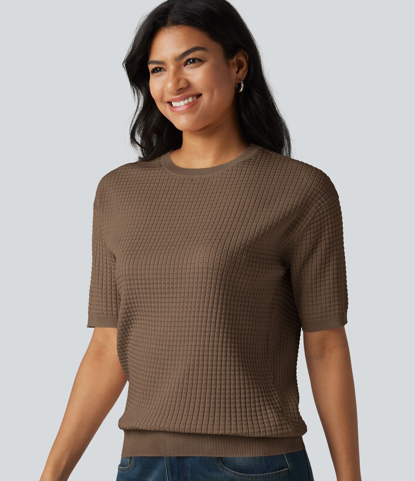 Pull col rond manches courtes en tissu gaufré