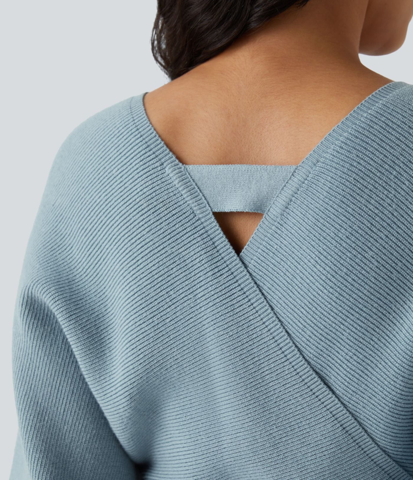 Robe-pull courte décontractée à col V croisé, manches chauve-souris longues et ceinture