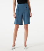Short tailleur baggy taille haute avec boutons décoratifs et poches