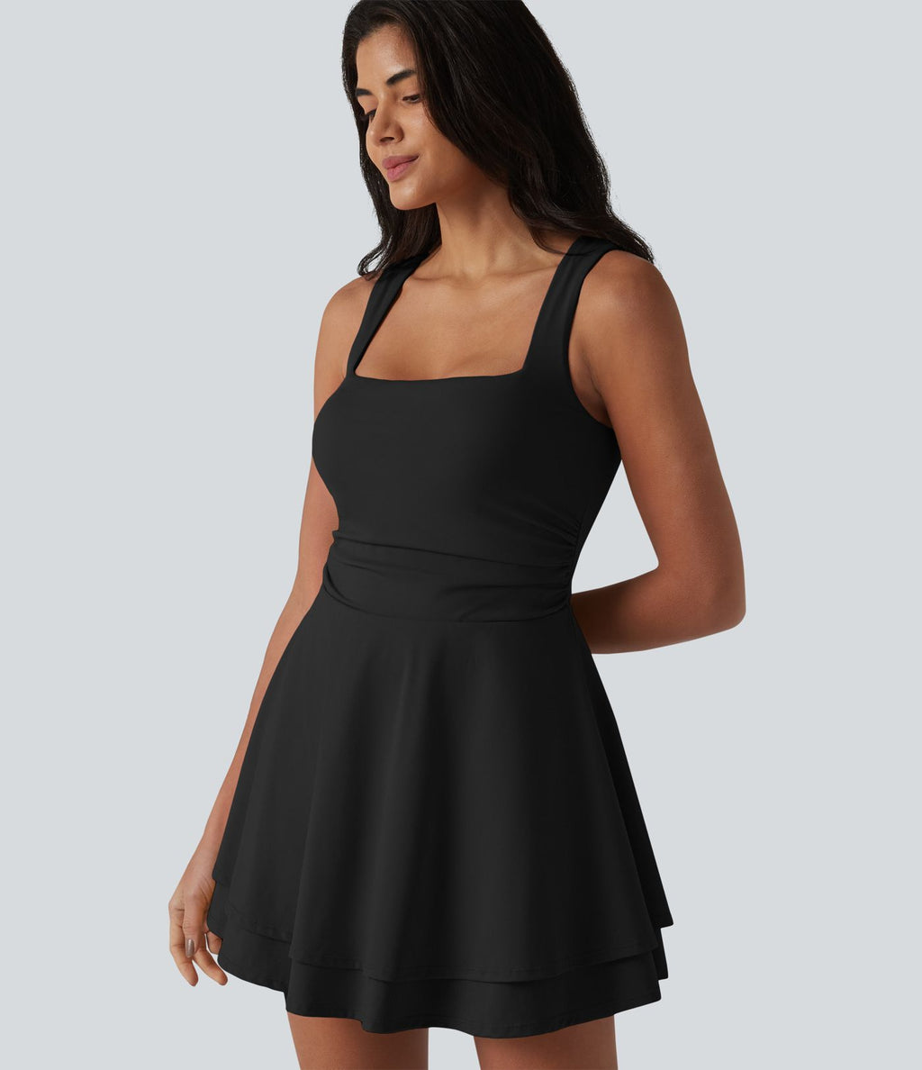 Robe-short de yoga SoftlyZero™ Airy effet frais InstantCool mini effet superposé à encolure carrée avec poches et accès facile Easy Peasy