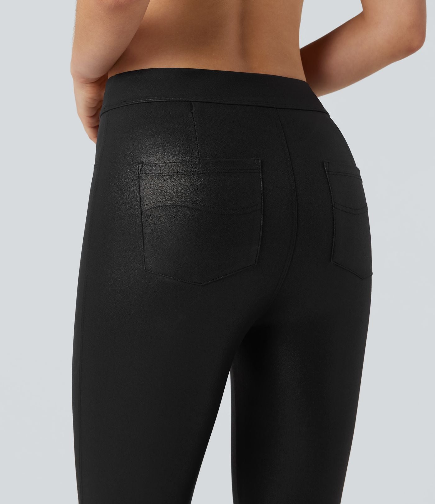 Pantalon de yoga gainant taille haute brillant effet cuir avec poches Halara Ultrasculpt™