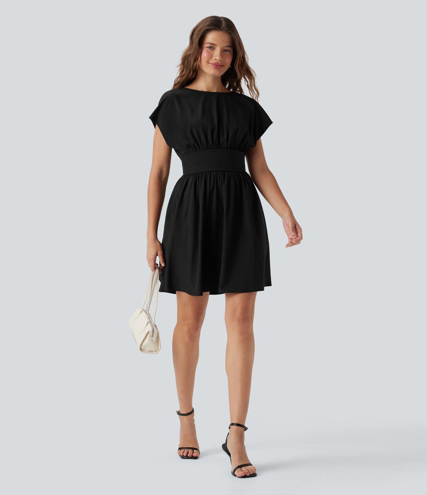 Robe de travail mini Breezeful™ manches chauve-souris courtes fluide séchage rapide avec poches latérales