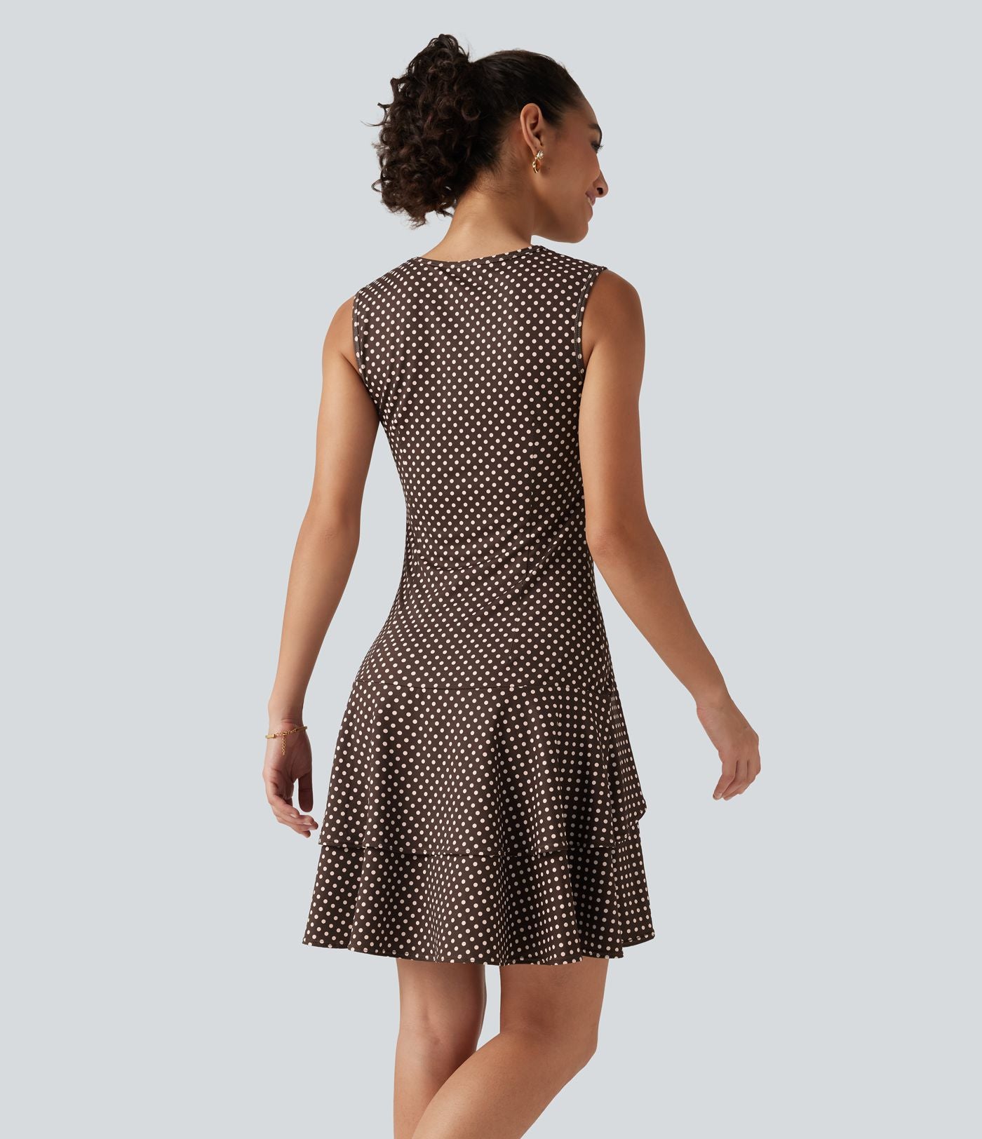 Robe mini casual à pois col rond sans manches ourlet à volants superposés