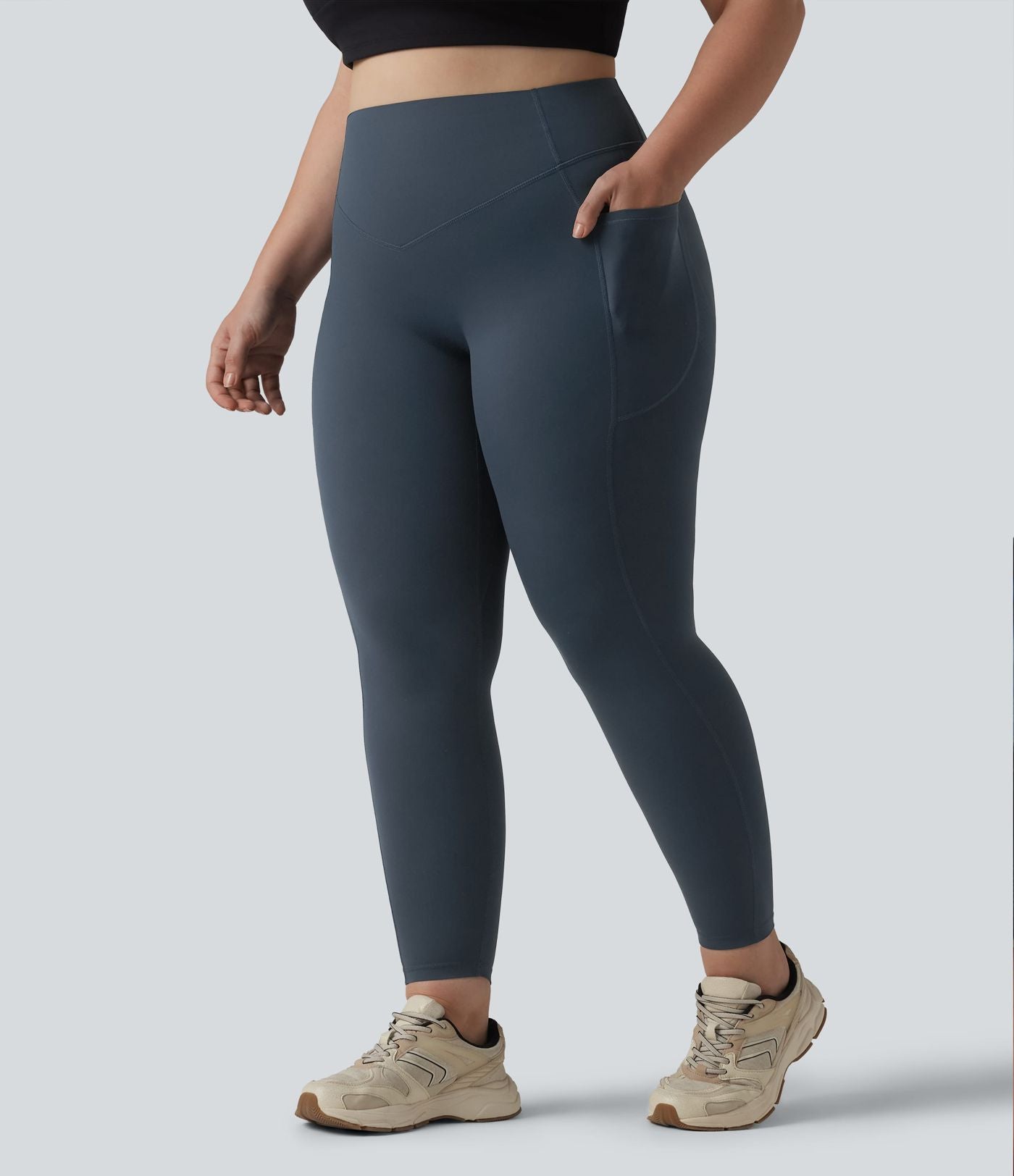 Legging d'entraînement gainant galbant taille haute grande taille avec effet scrunch et poches Halara UltraSculpt™
