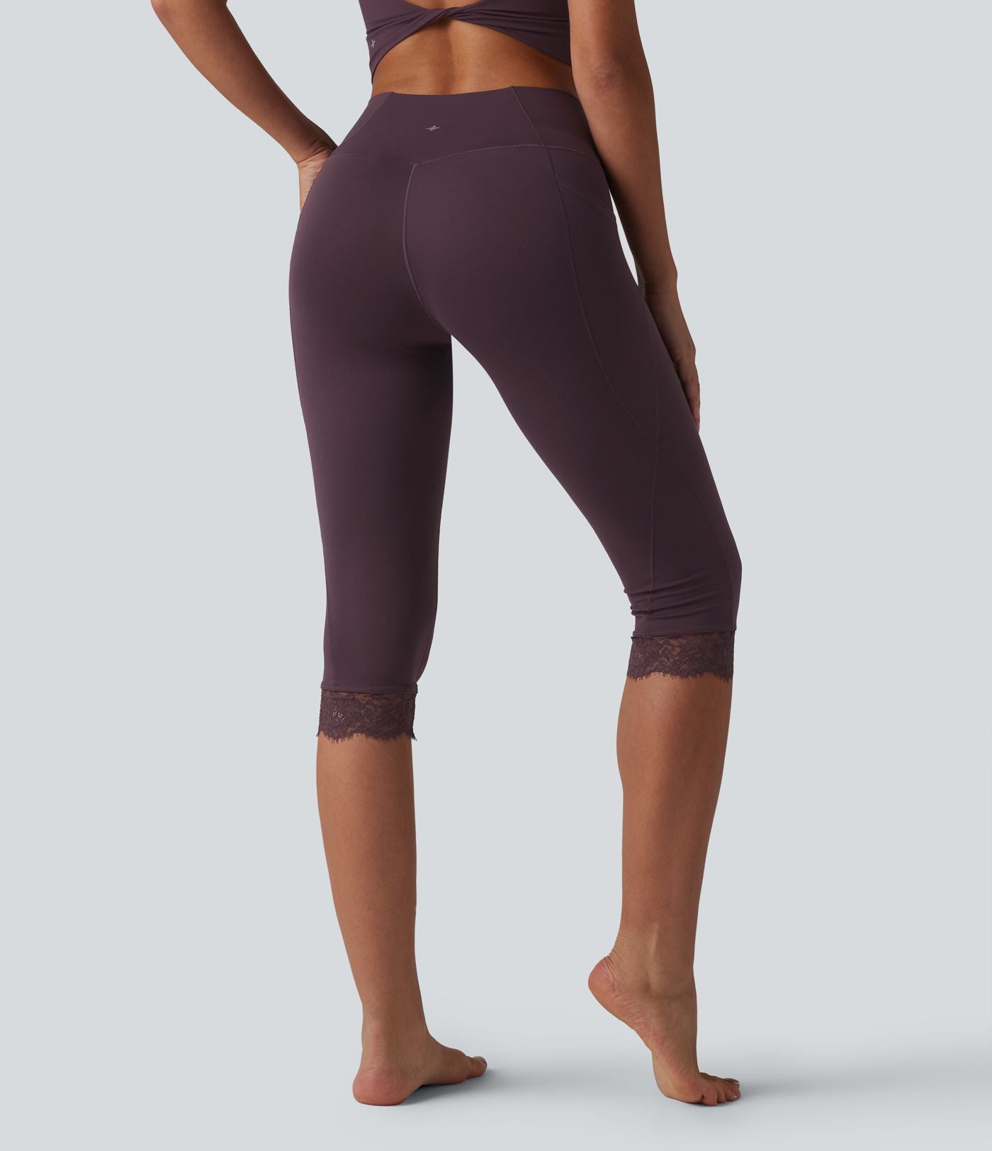 SoftlyZero™ Legging corsaire de yoga croisé taille haute avec dentelle contrastée et poches - UPF50+