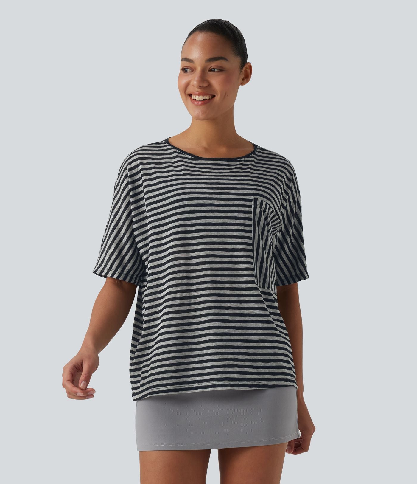 T-shirt col rond manches chauve-souris à rayures en lyocell avec poche poitrine