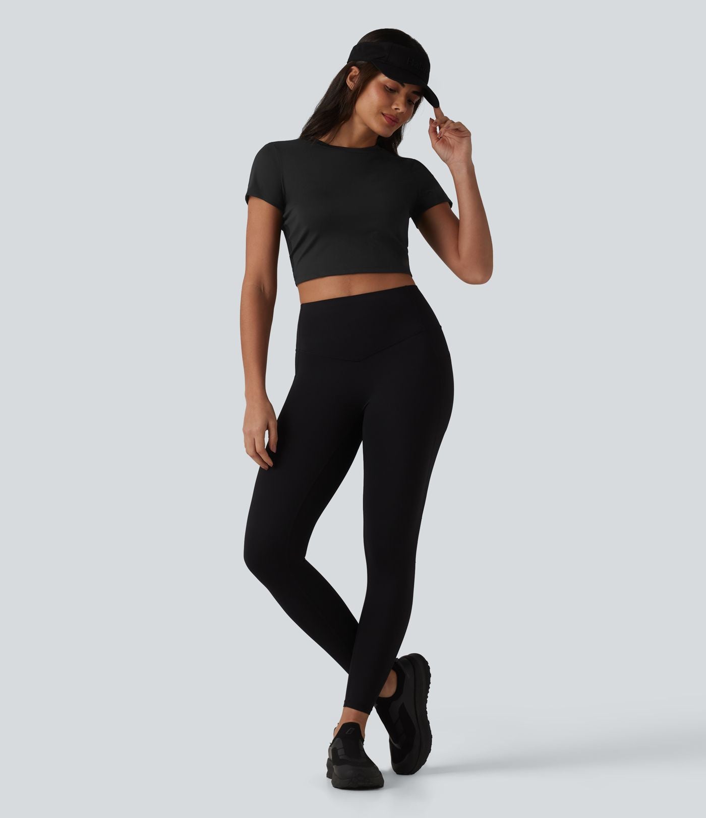 Haut de sport SoftlyZero™ Airy à col rond, manches courtes, dos échancré, mesh respirant à effet frais InstantCool, protection solaire UPF50+