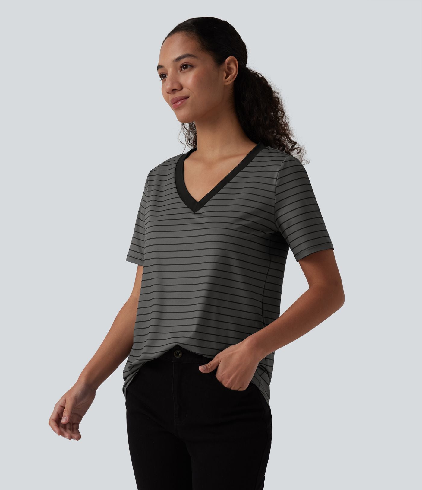 T-shirt décontracté col V manches courtes rayé