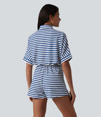 Combinaison-short casual en tissu gaufré rayé à manches mi-longues avec ceinture et poches — Easy Peasy