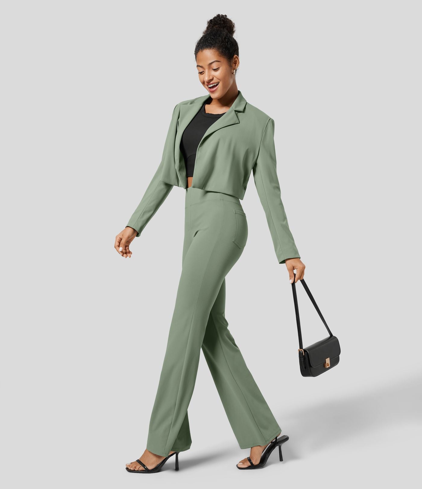 Pantalon tailleur légèrement évasé taille haute avec poches arrière Halara Flex™