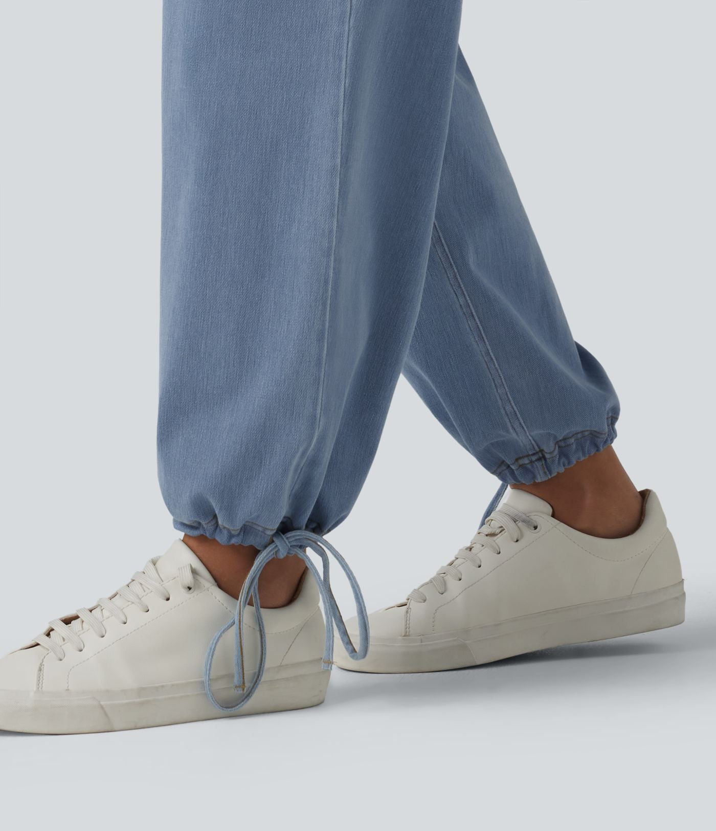 Halara Flex™ Jogging décontracté en denim taille mi-haute croisé avec cordon de serrage et poches