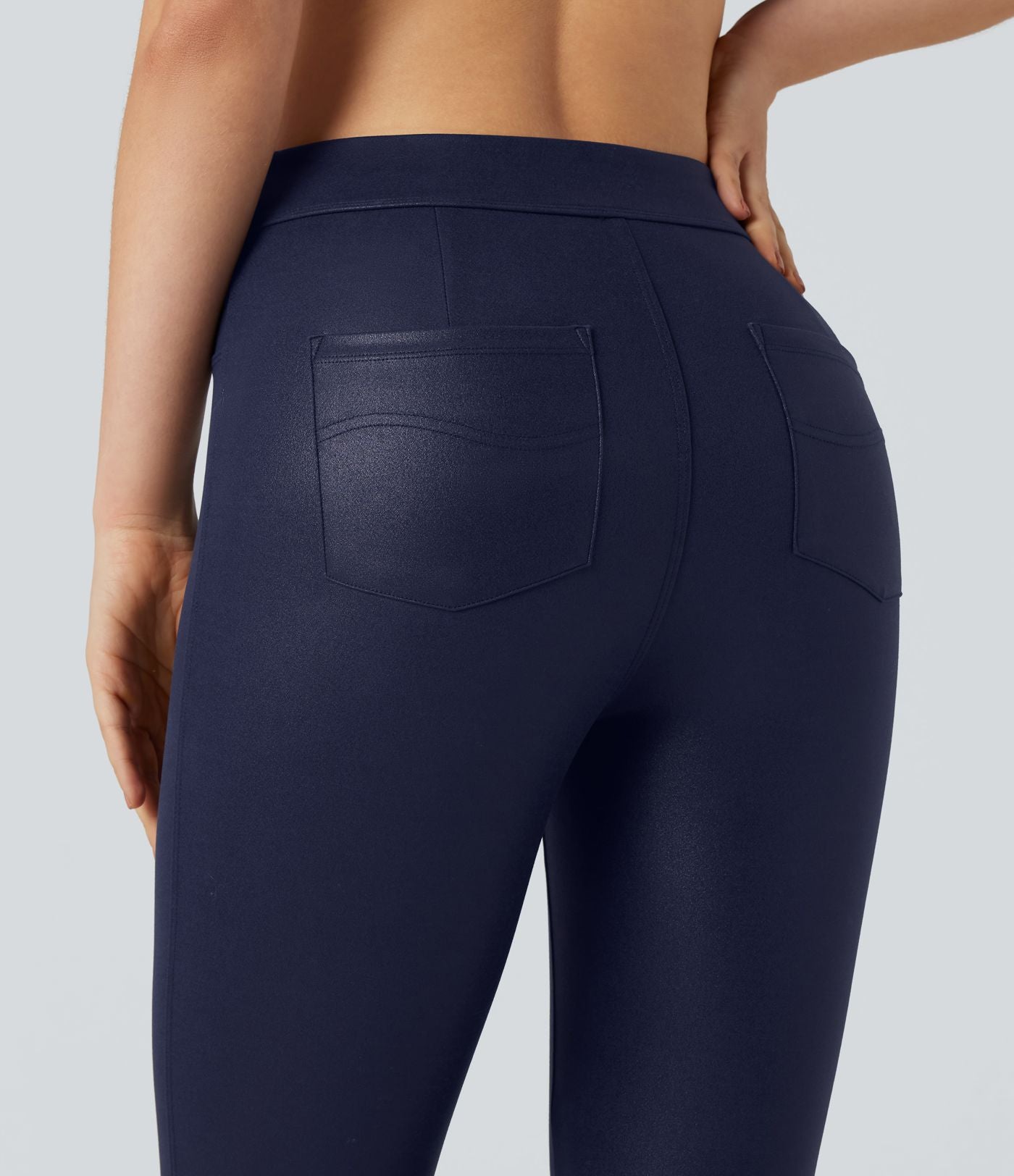 Pantalon de yoga gainant taille haute brillant effet cuir avec poches Halara Ultrasculpt™
