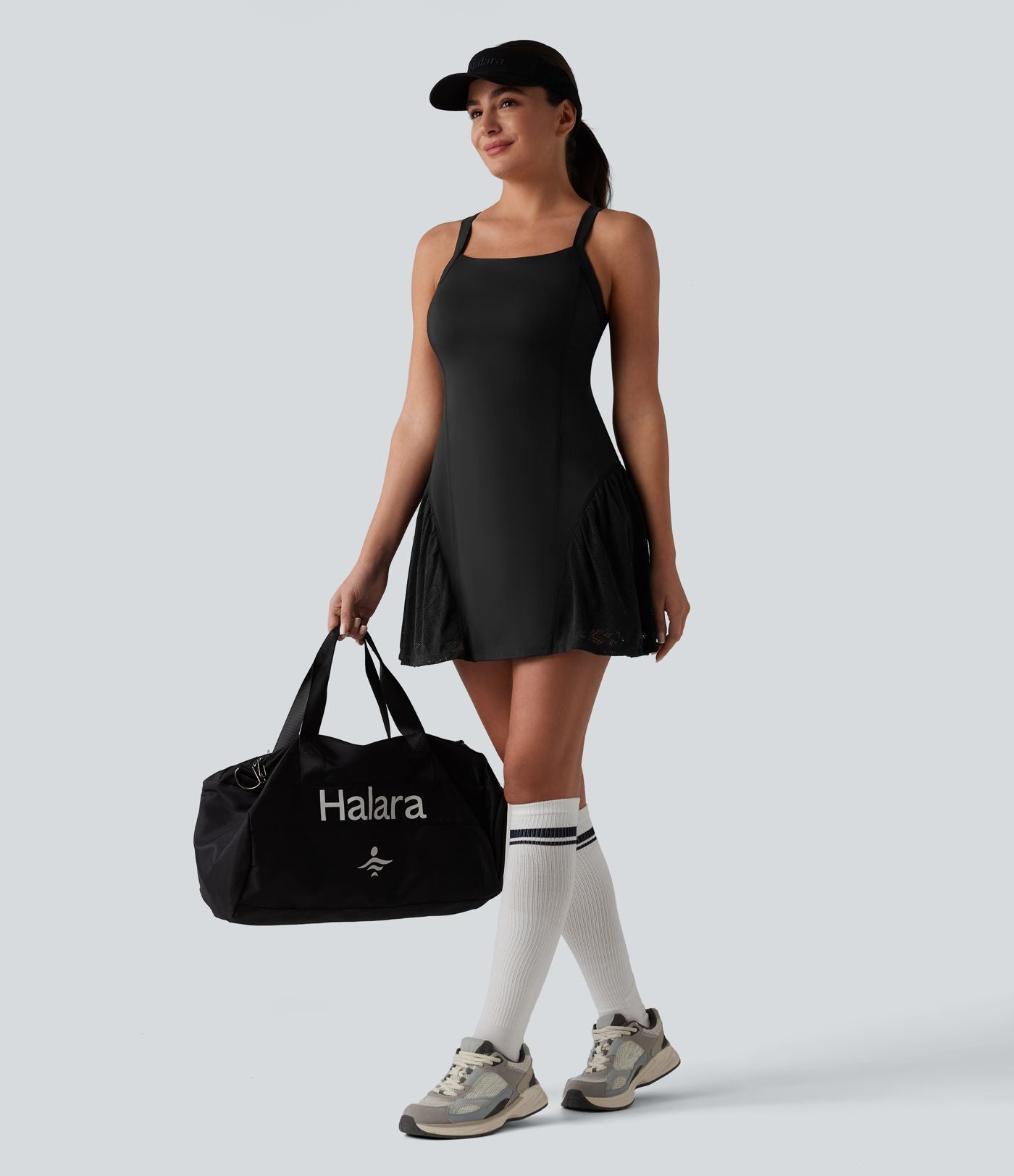 Robe de tennis Easy Peasy SoftlyZero™ dos croisé avec dentelle contrastée, brassière intégrée, à effet frais InstantCool et poches, protection solaire UPF50+