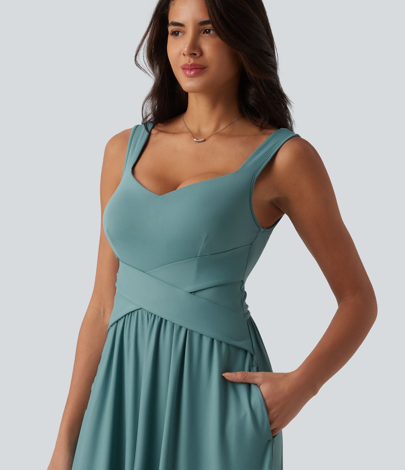 Robe longue fluide sans manches avec brassière intégrée (Bonnets E-G) et poches