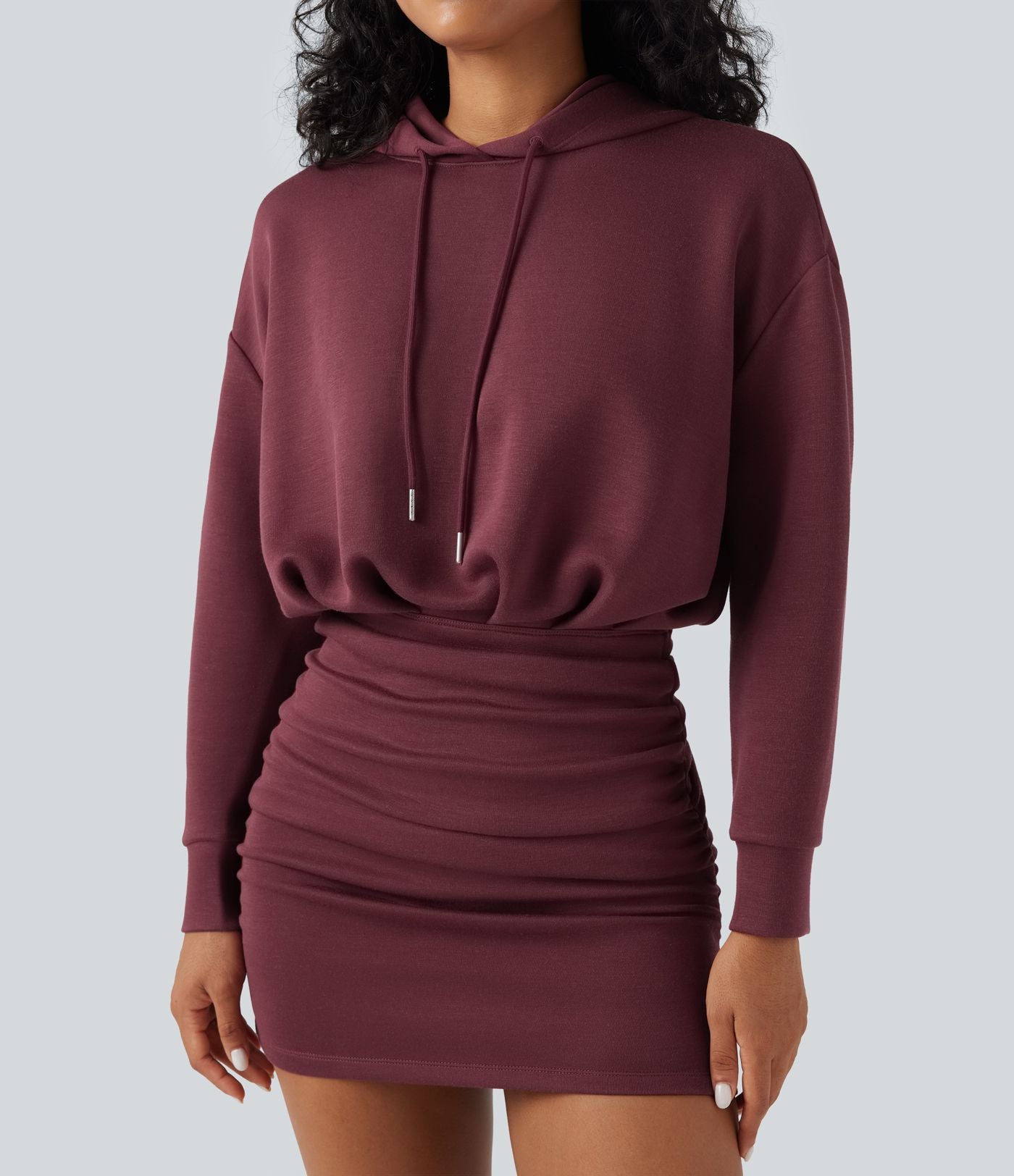Robe décontractée SpacerTek™ mini à manches longues, effet froncé avec capuche