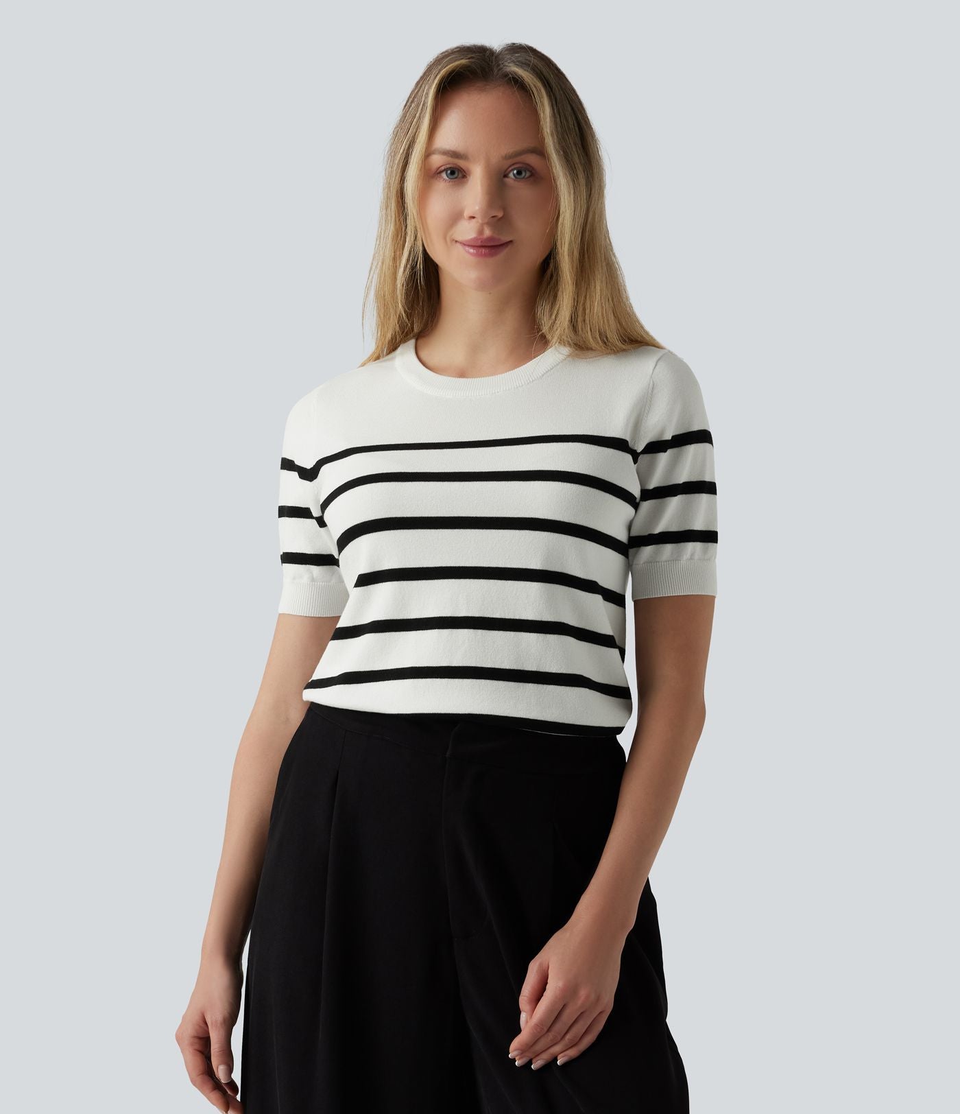 Pull tailleur col rond à manches courtes et rayures