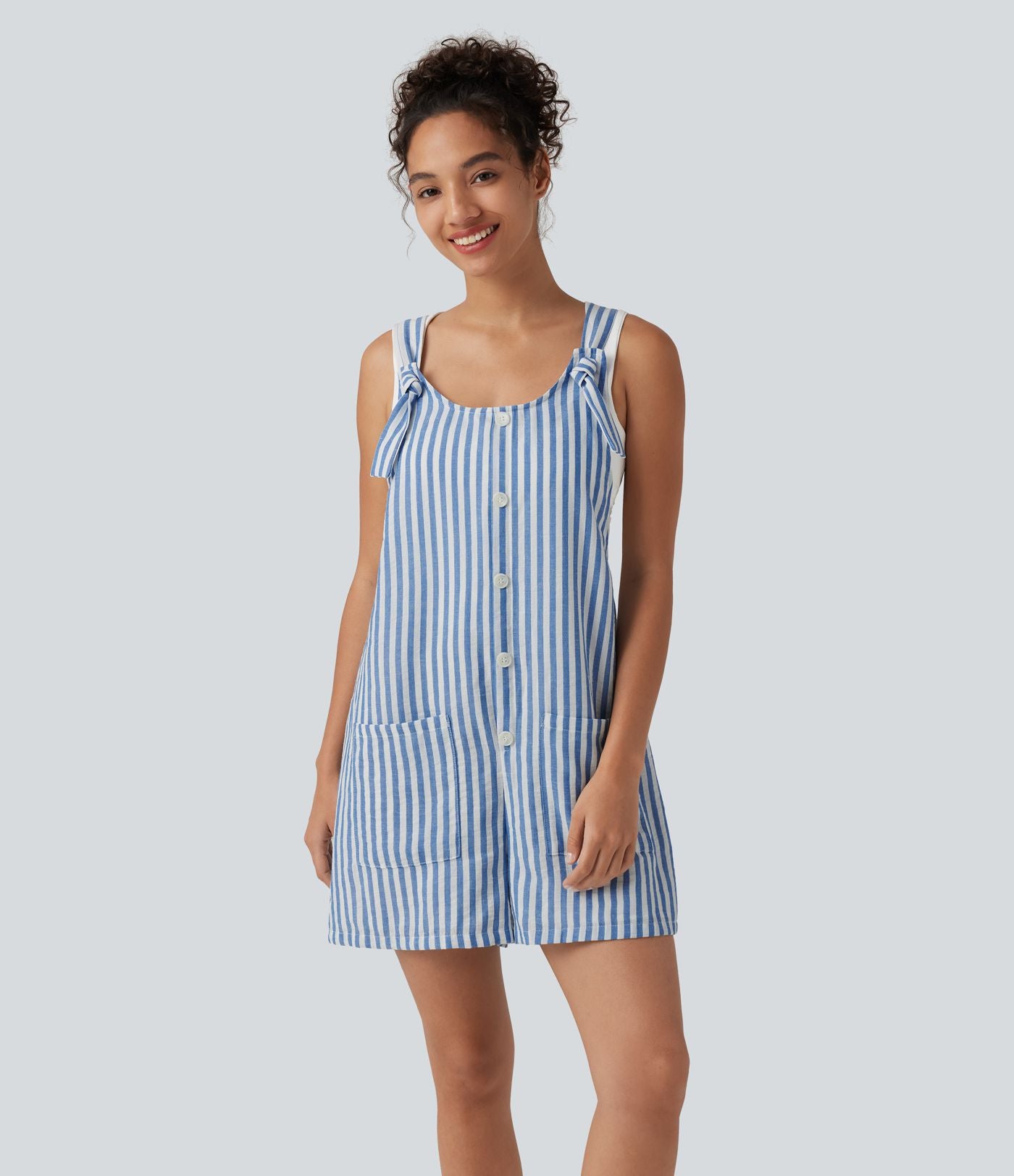 Salopette short casual rayée à toucher lin avec bretelles nouées et poches