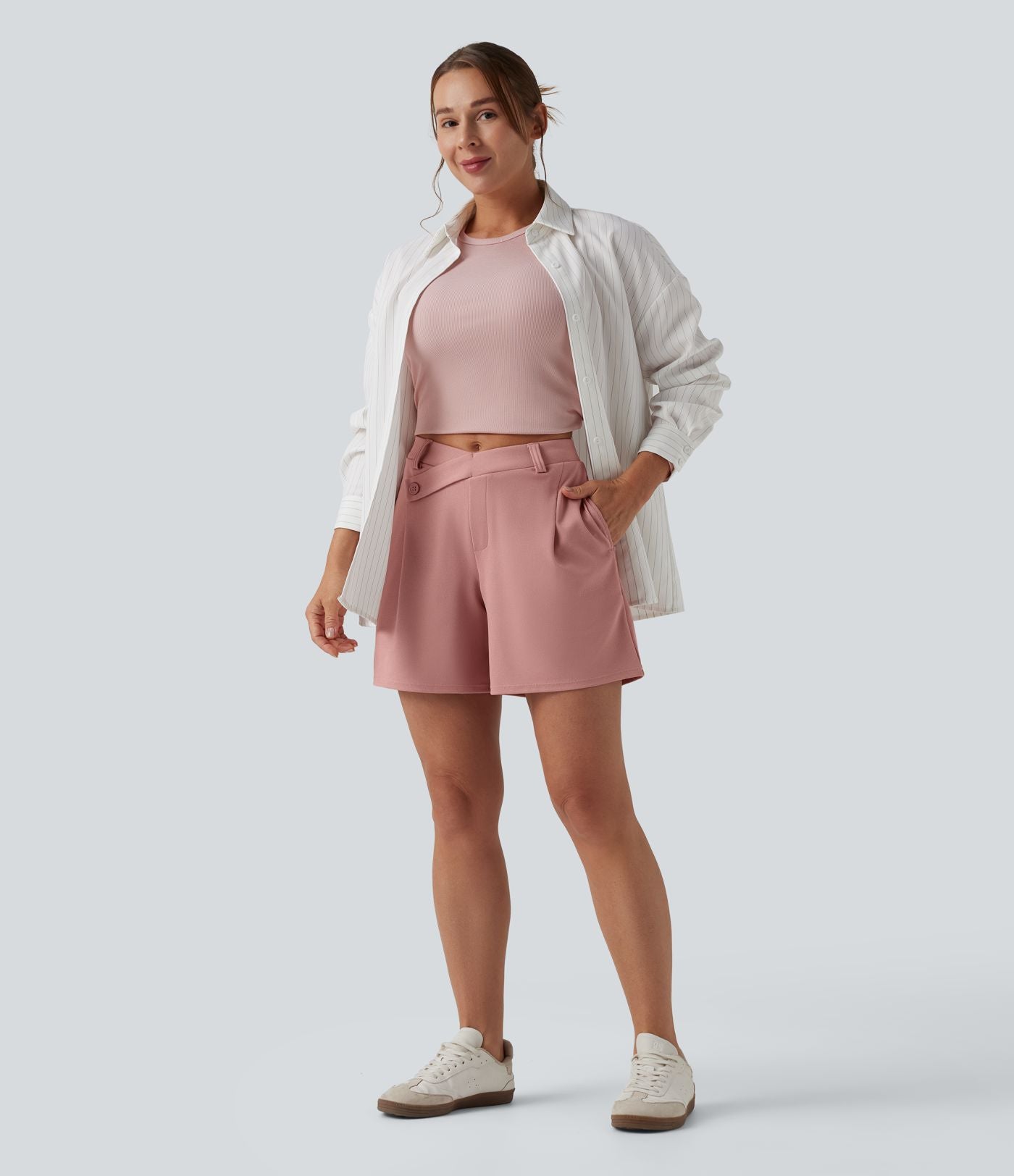 Short ample tailleur mi-taille asymétrique en tissu gaufré 12,5 cm avec poches