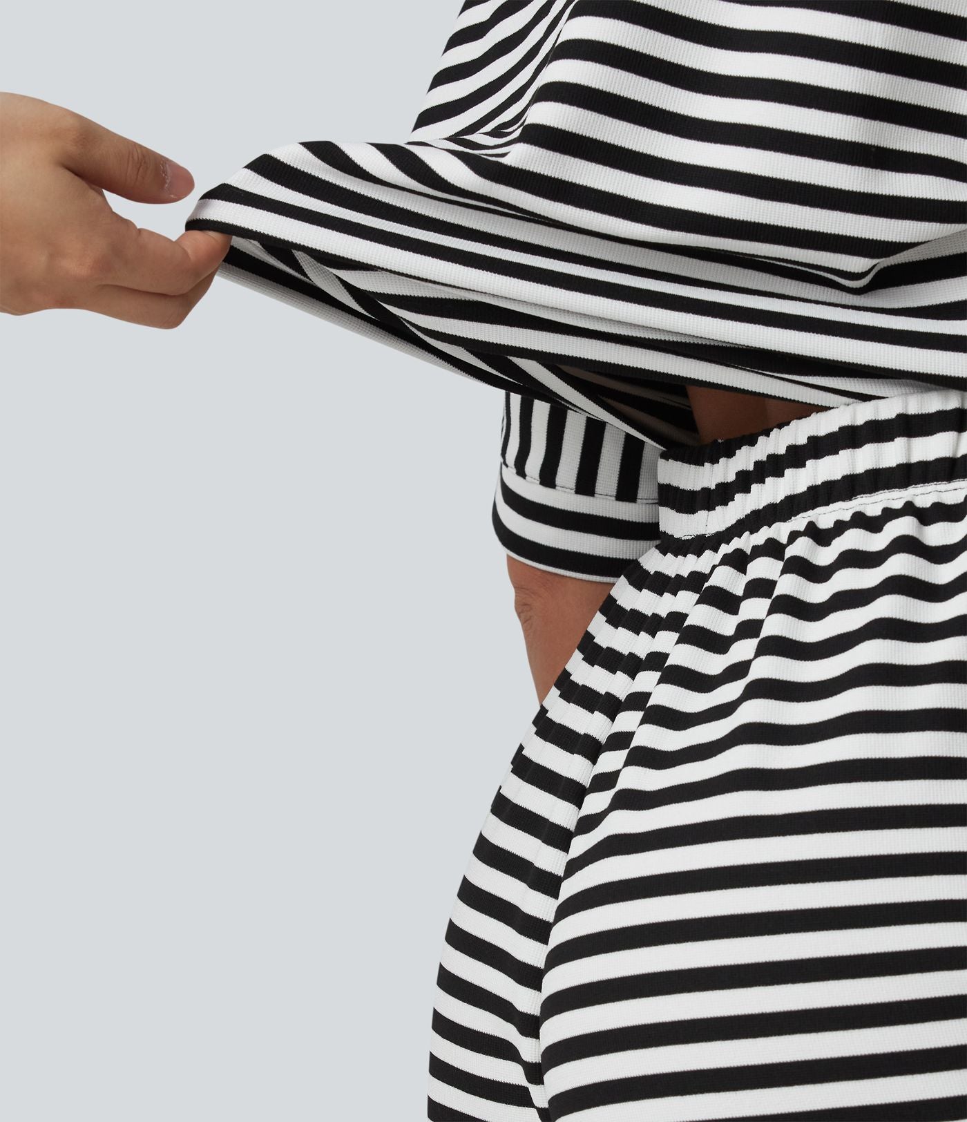Combinaison-short casual en tissu gaufré rayé à manches mi-longues avec ceinture et poches — Easy Peasy