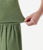 Robe mini casual fluide 2-en-1 col U avec brassière intégrée et poches — Édition Easy Peasy