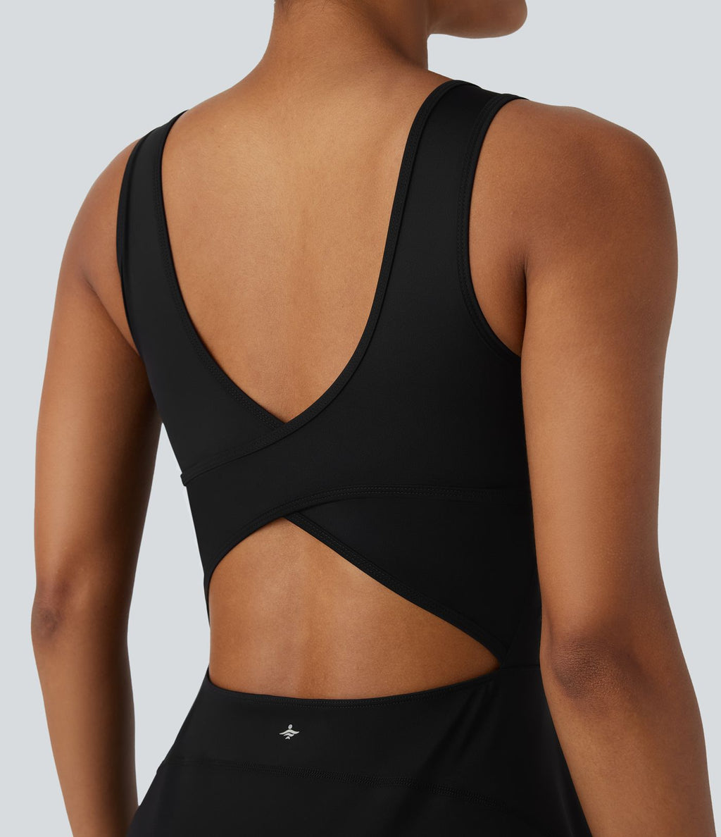 Softlyzero™ Airy Robe Sport de danse courte 2-en-1 avec dos nu croisé, encolure en U et poches latérales