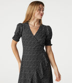 Robe casual midi col V à manches courtes à pois avec ourlet à volants