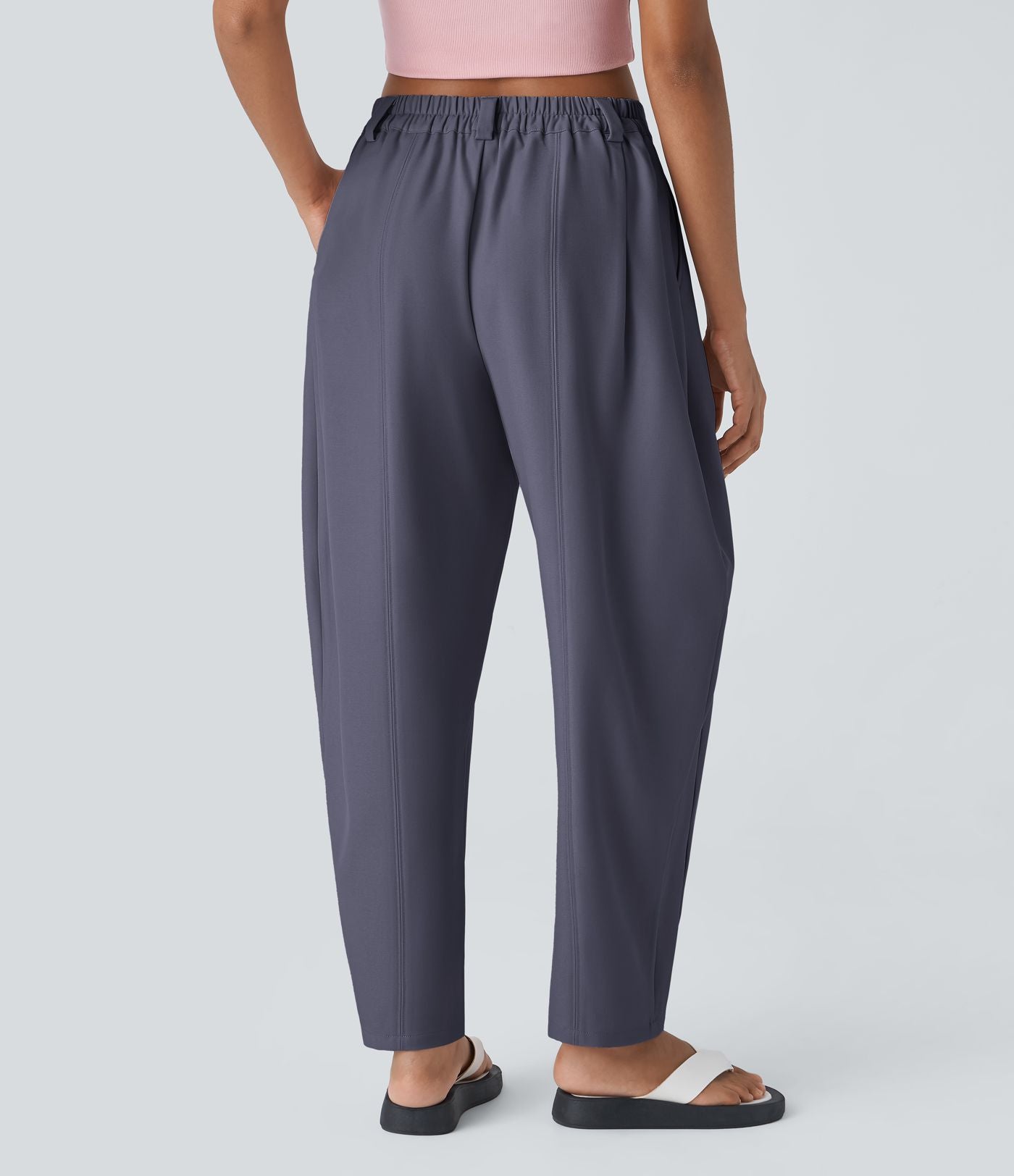 Pantalon tailleur ample, taille moyenne, coupe barrel, à poches