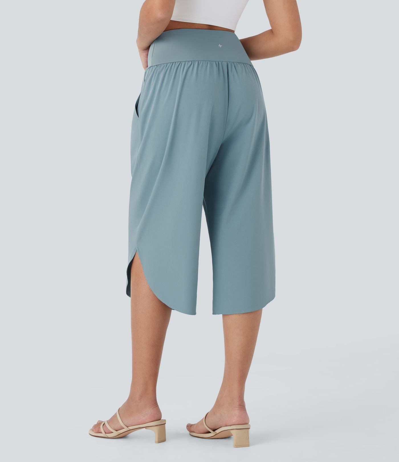 Pantalon capri de vacances Breezeful™ taille haute croisée avec poches latérales, fente et séchage rapide